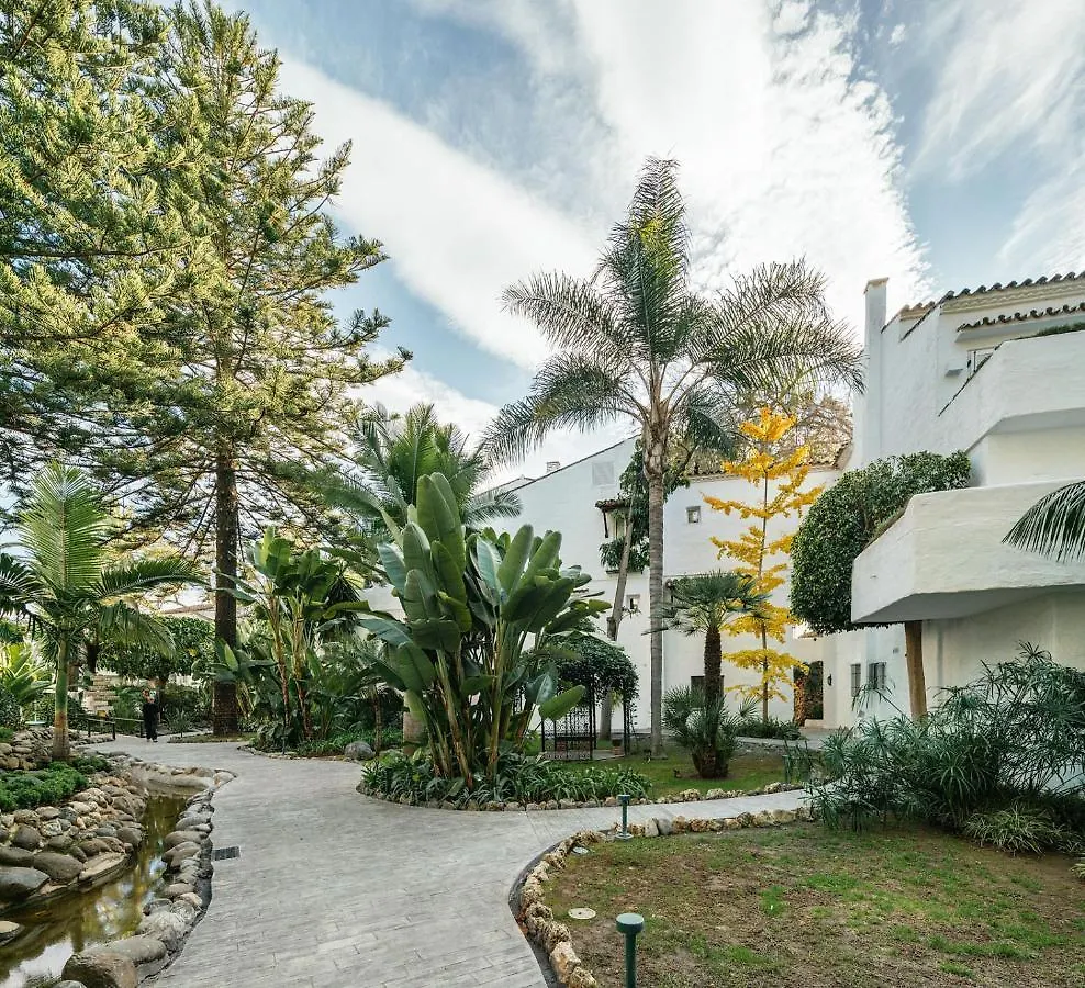 Puente Romano Beach Suites - Private Apartaments Marbella